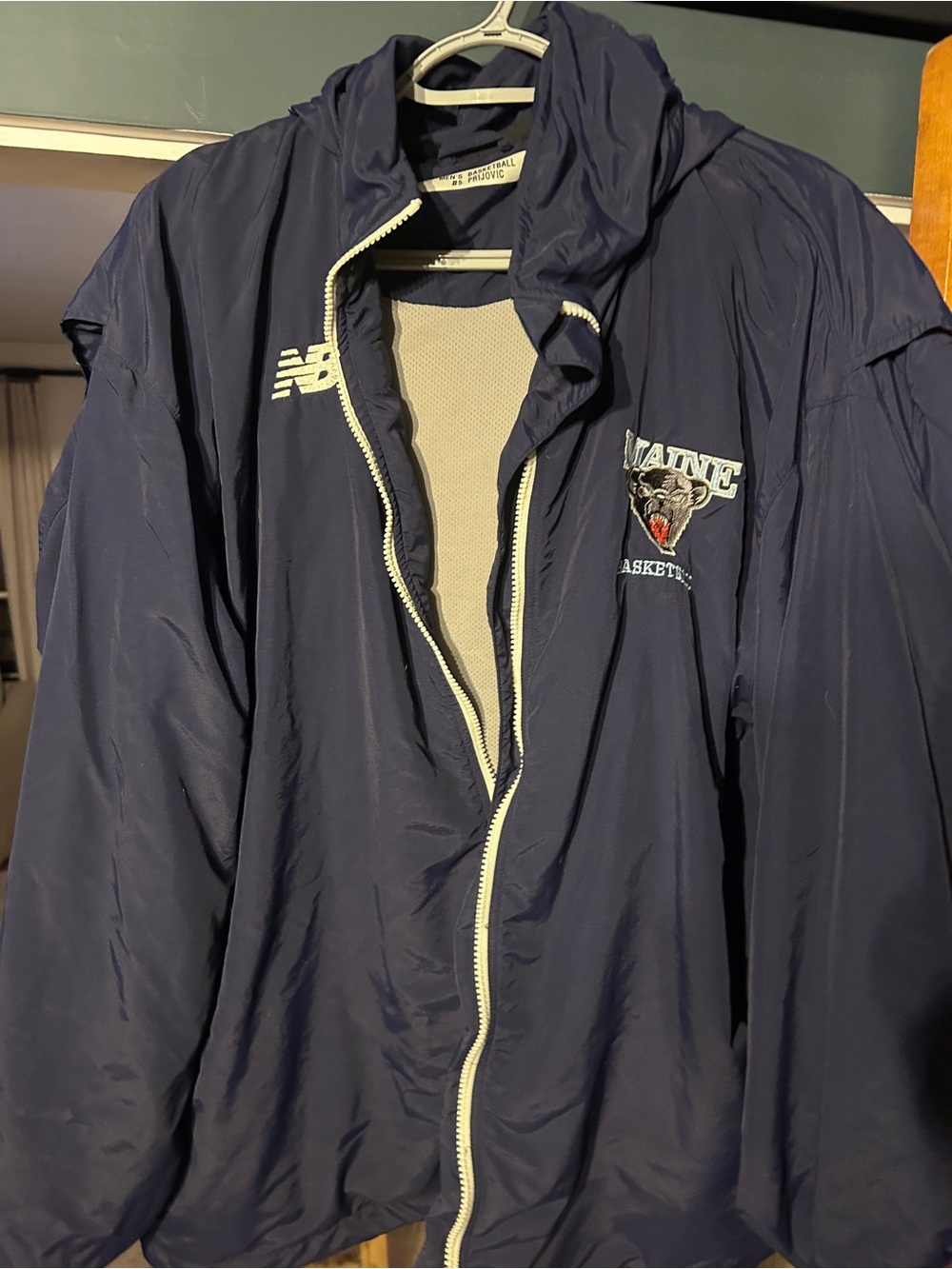 New Balance maine black bears Navy Men's Lightweight Full-Zip Jacket